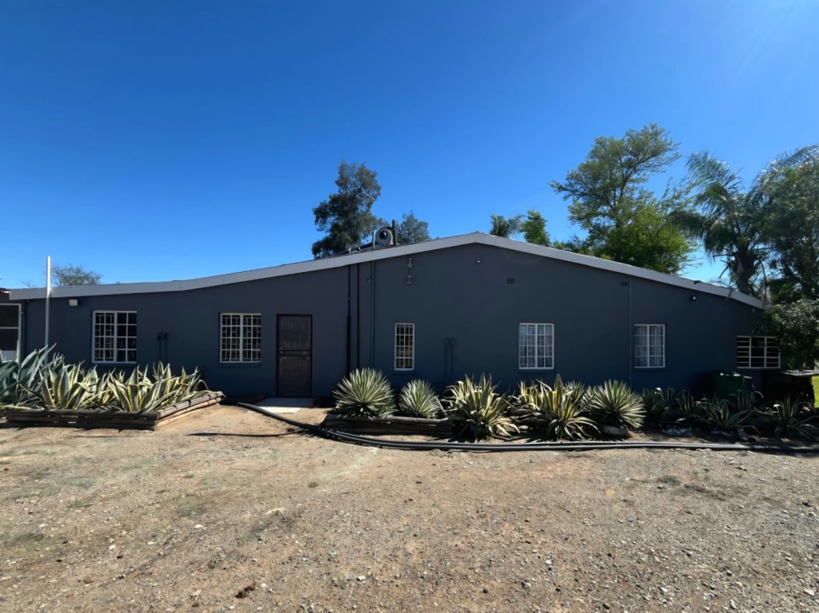 3 Bedroom Property for Sale in Upington Rural Northern Cape